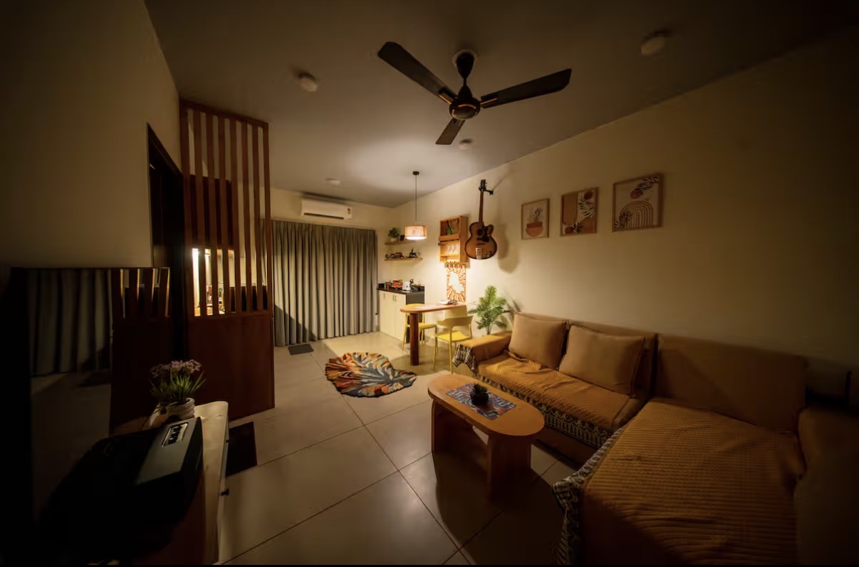 Evening ambience with mood lighting and slatted partition